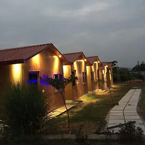 Resort The Rustic Pines, Udaipur