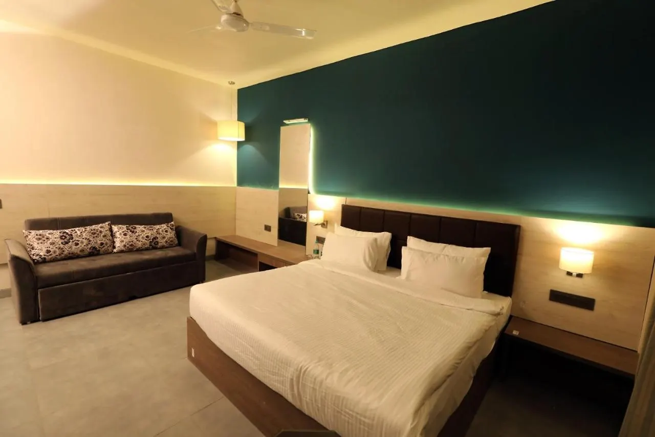 Solitaire Resorts Udaipur Hotel