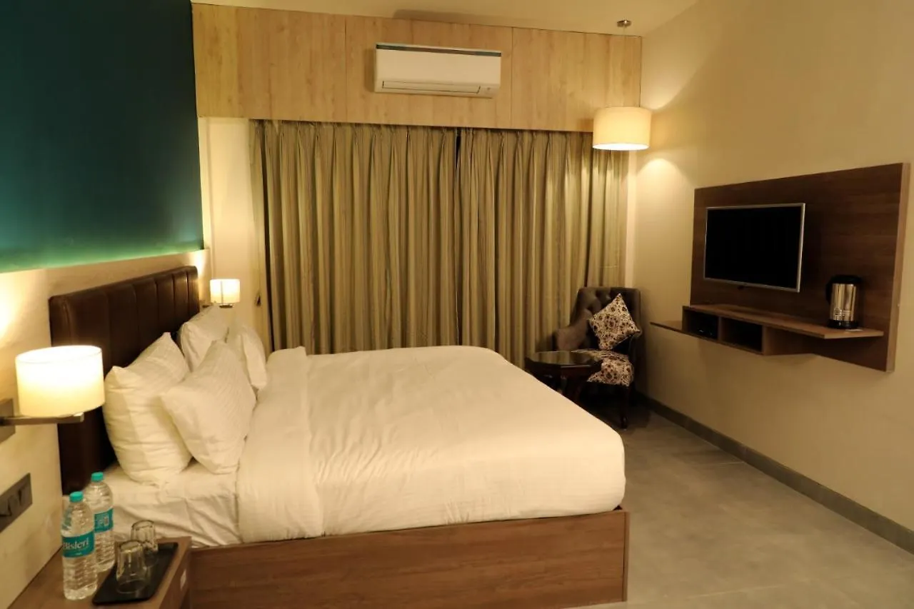 Solitaire Resorts Udaipur 3*,